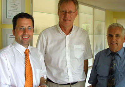 Kai Seefried, Herr Dorschfeld (Geschäftsführer), Horst Deede (Bürgermeister Wiepenkathen) Kai Seefried, Herr Dorschfeld (Geschäftsführer), Horst Deede (Bürgermeister Wiepenkathen)